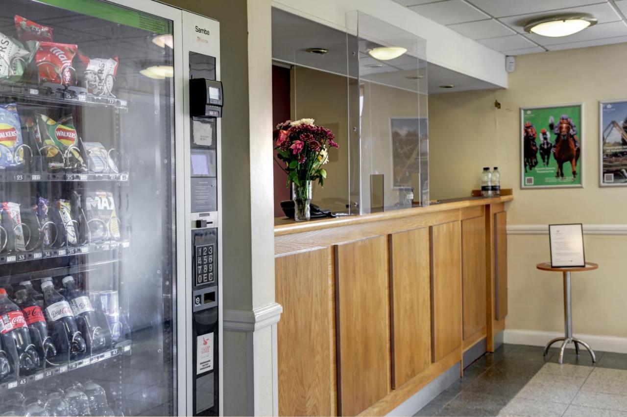 Orchid Epsom; Sure Hotel Collection By Best Western Екстер'єр фото