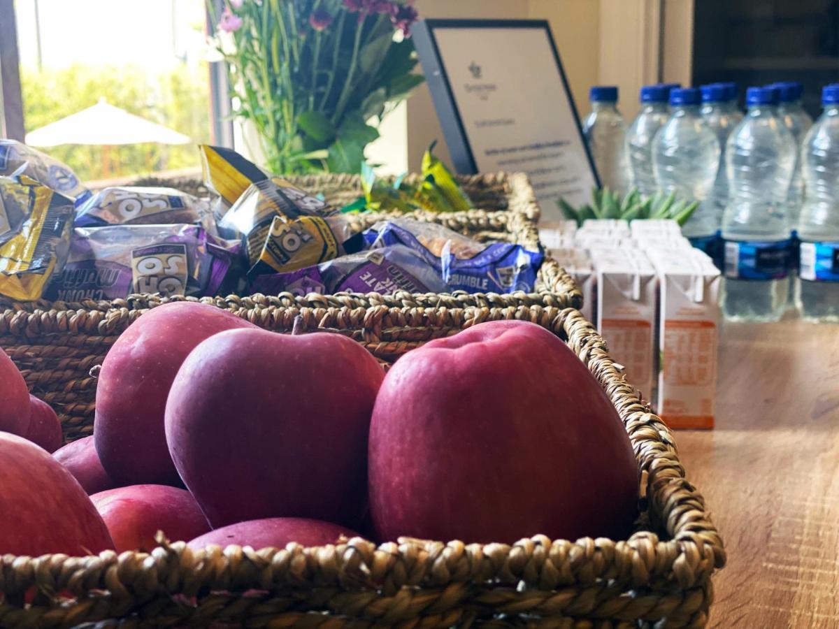 Orchid Epsom; Sure Hotel Collection By Best Western Екстер'єр фото